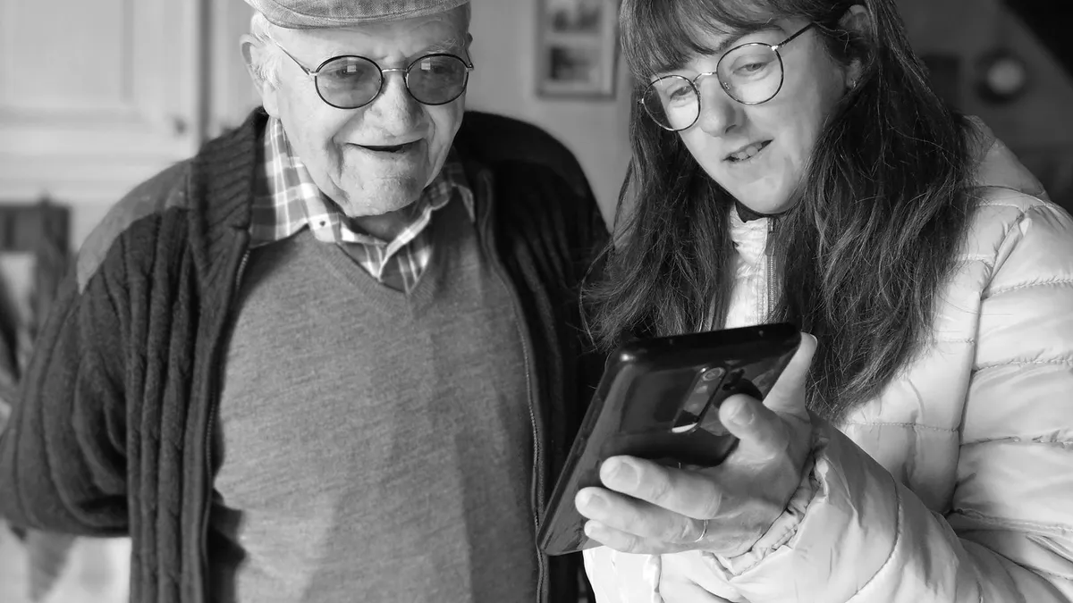 Livre grand-mère : faire raconter sa vie à celle qui a tout vu